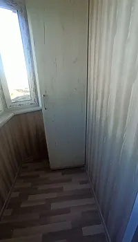 Узкий шкаф пенал на балкон встроенный Минск