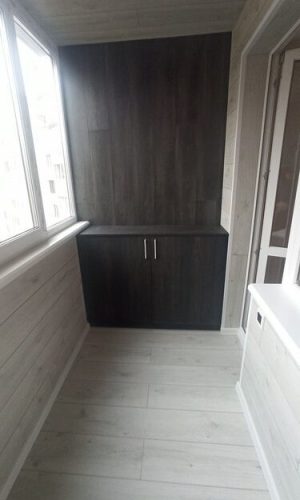 osteklenie-uteplenie-vnutrennyaya-otdelka-lodzhij-laminatom-tumba-na-balkon-v-minske-za-tri-dnya