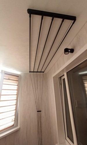 osteklenie-uteplenie-vnutrennyaya-otdelka-lodzhii-pvh-panelyami-polki-na-balkon-v-minske-za-tri-dnya