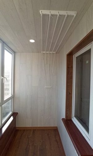 osteklenie-uteplenie-vnutrennyaya-otdelka-balkona-laminatom-v-minske-za-3-dnya